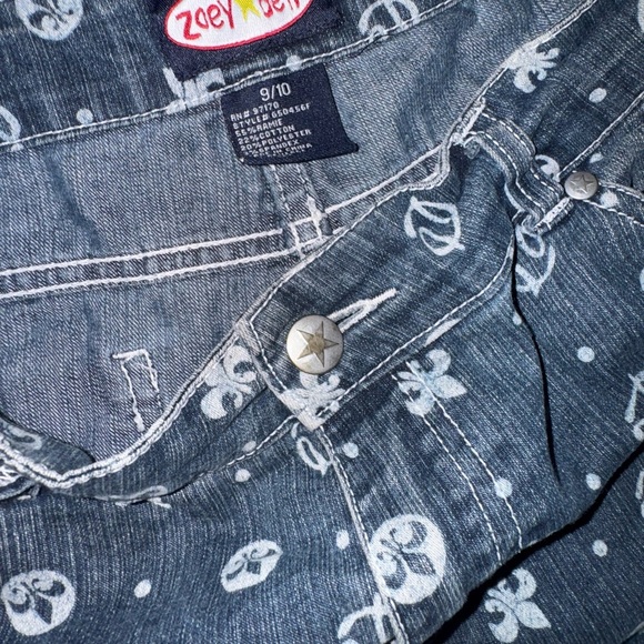 Floral Patterned Wide Leg Jeans - Picture 4 of 5